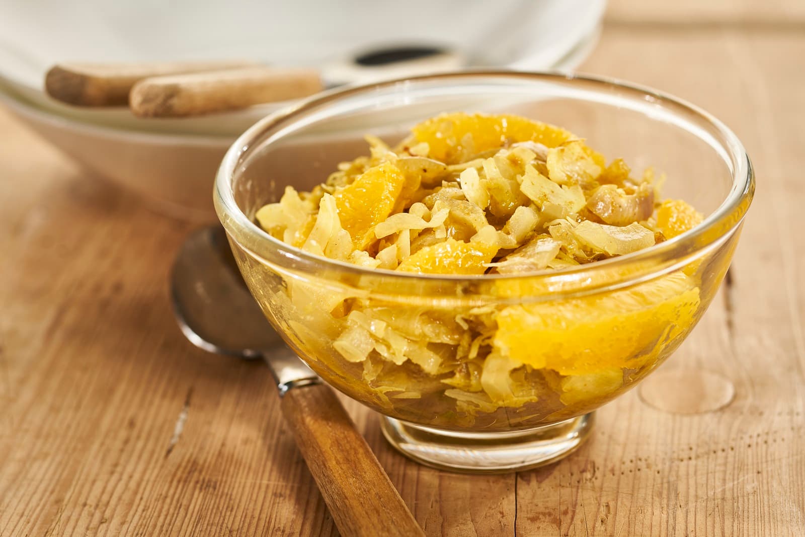 Witte koolsalade met sinaasappel