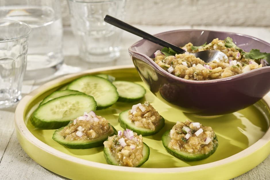 Auberginedip met komkommer