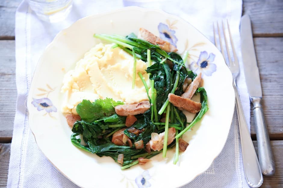 Raapsteeltjes met vlees uit de wok